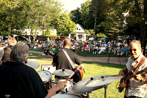 Sunday Concerts on the Common Aug. 15: Din Check