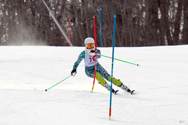 HHS skiing fields largest-ever roster