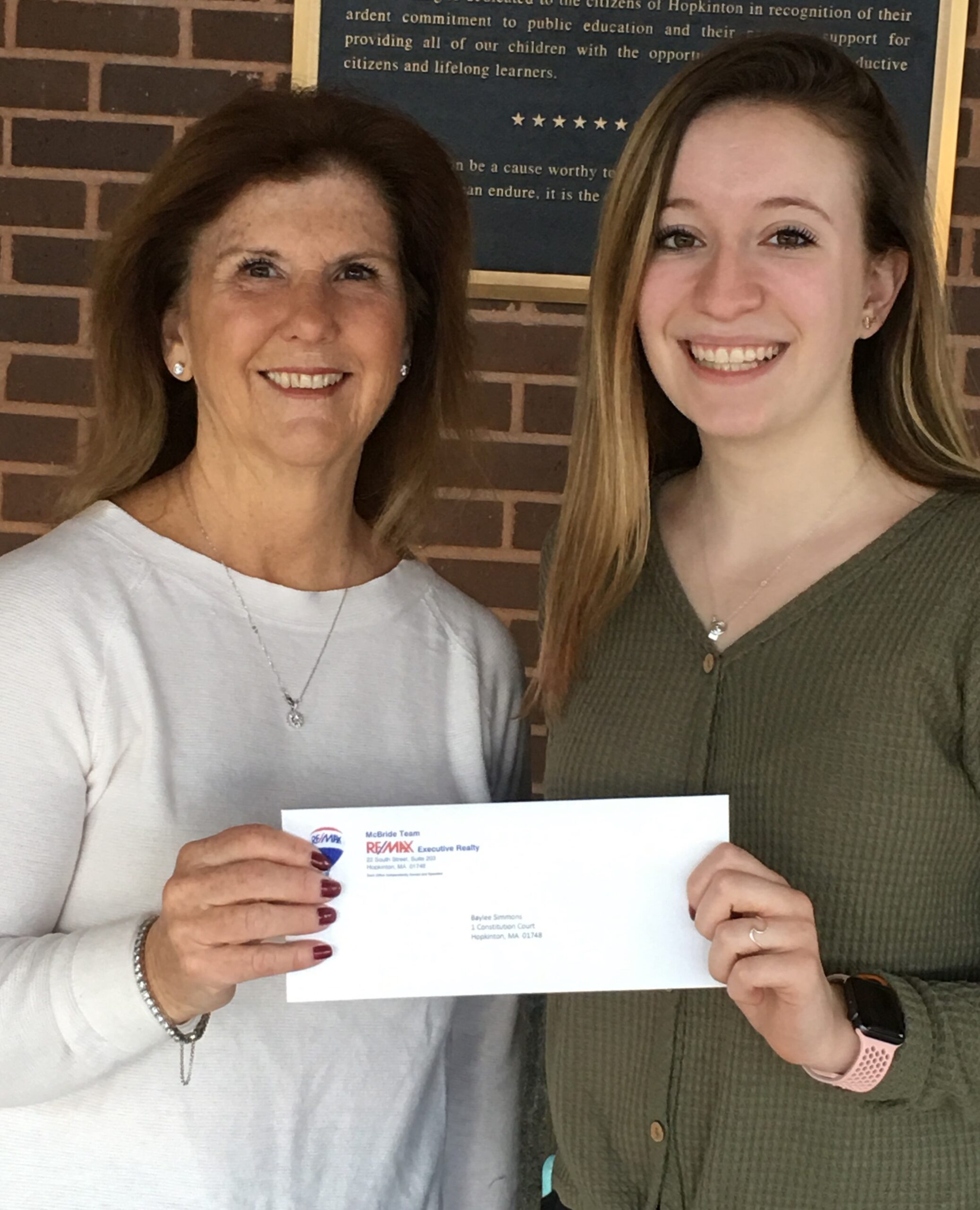 Baylee Simmons named RE/MAX Executive Realty’s Student of the Month