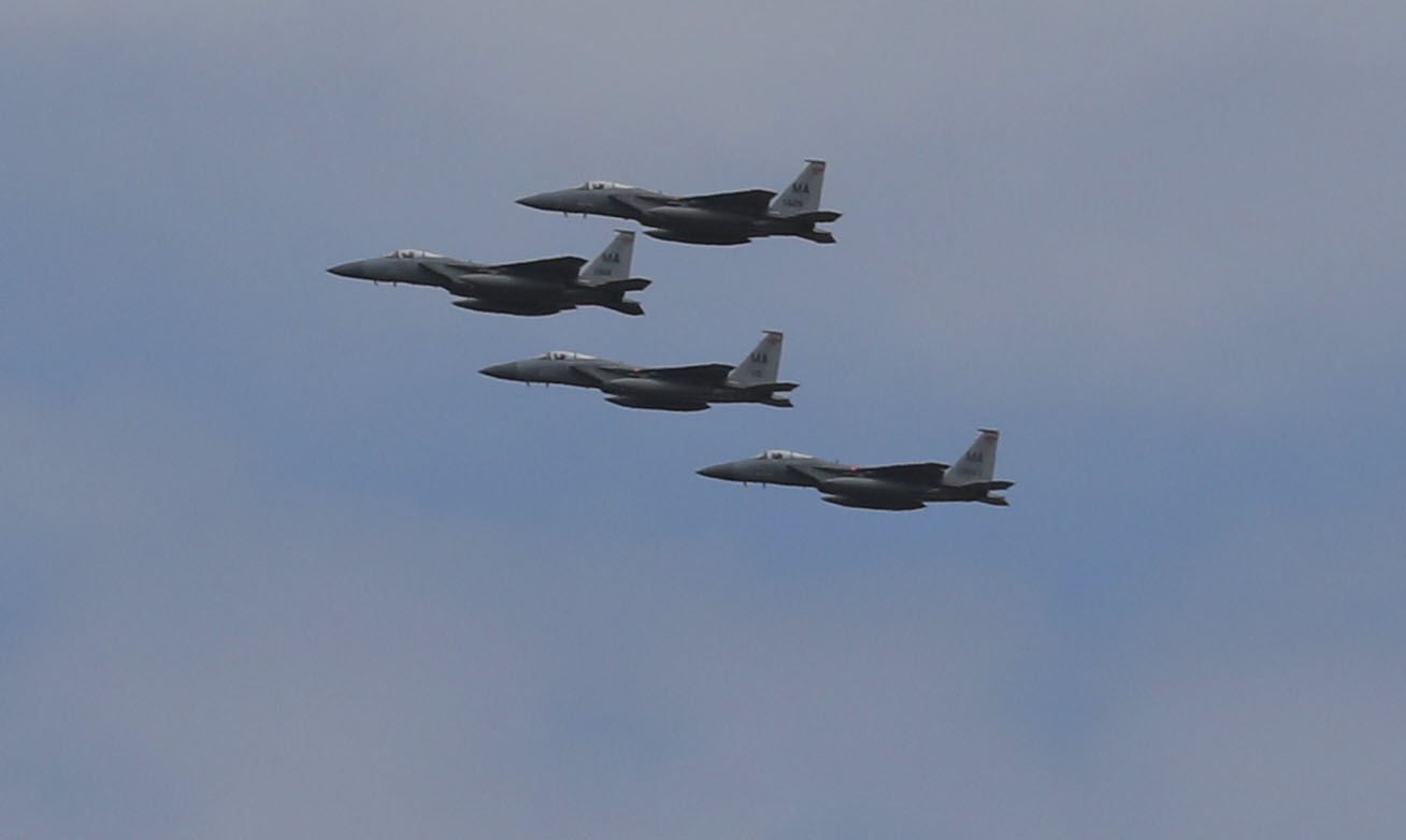 Photo: Air Force F-15 flyover