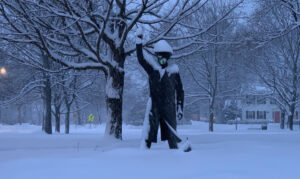 Starter statue in snow