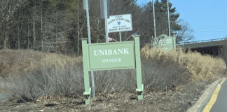 UniBank road sign