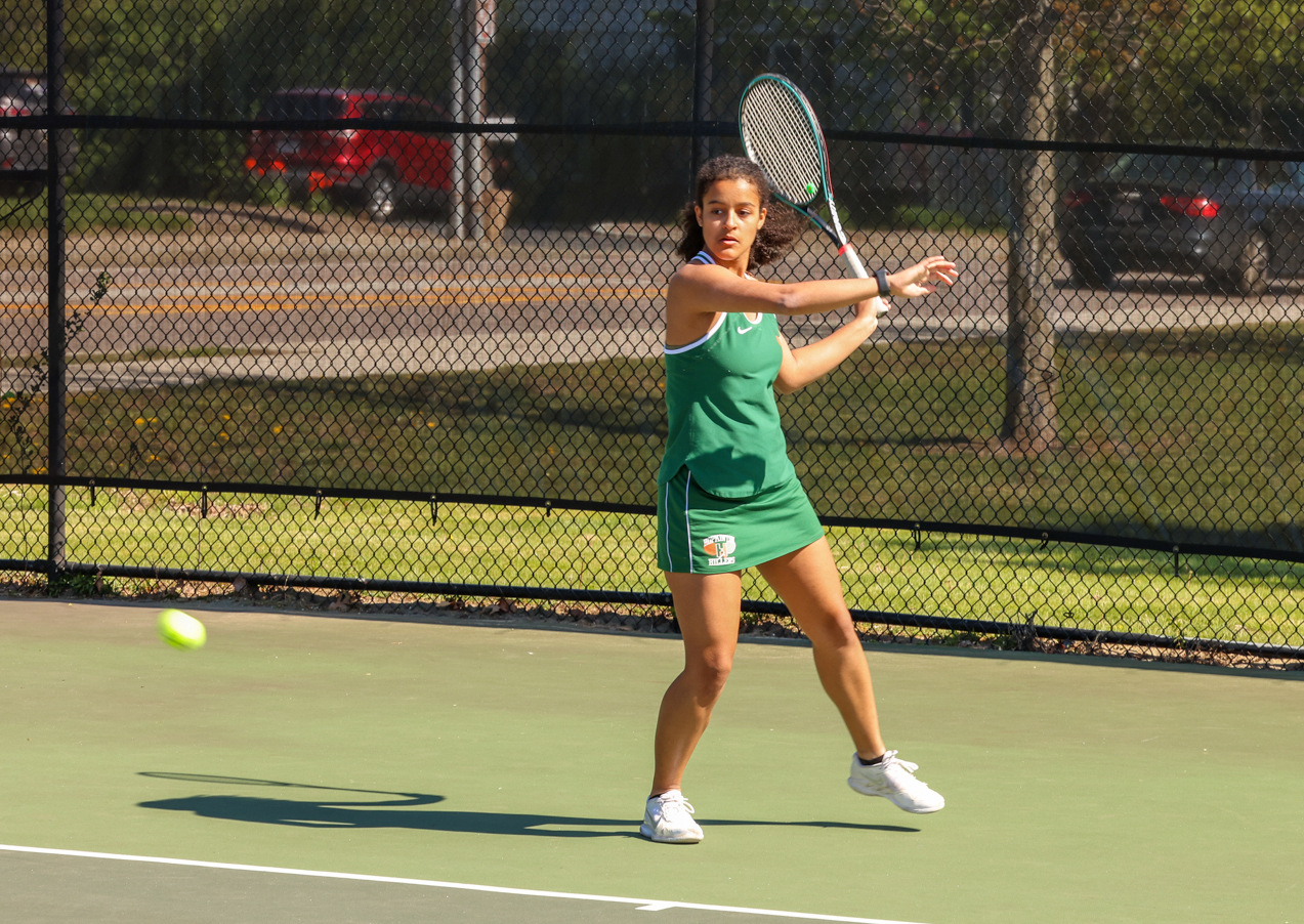 HHS girls tennis dominates regular season
