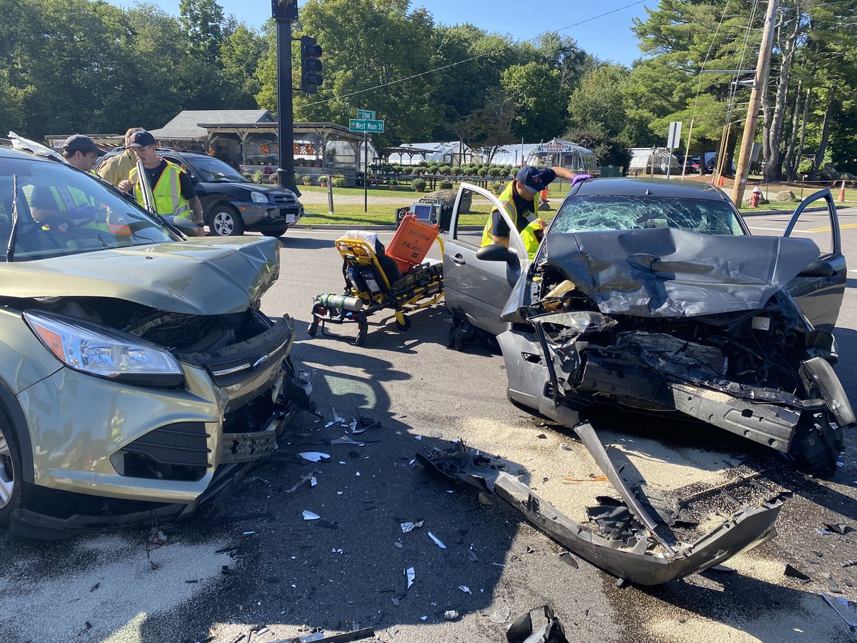 Cars collide at West Main, School Street