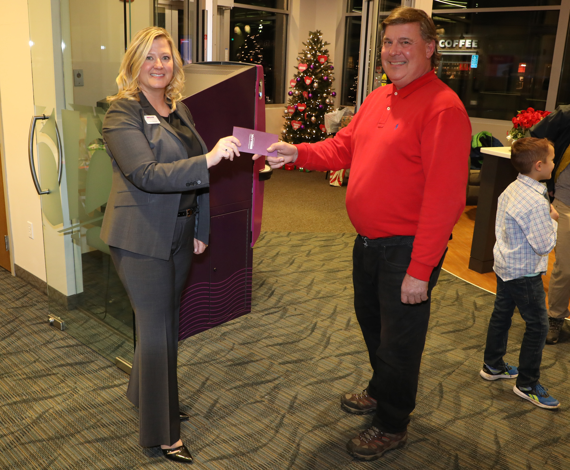 Chamber of Commerce announces Holiday Stroll passport challenge winners