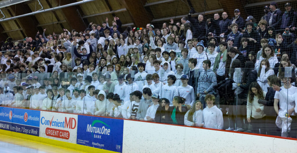 HHS hockey fans