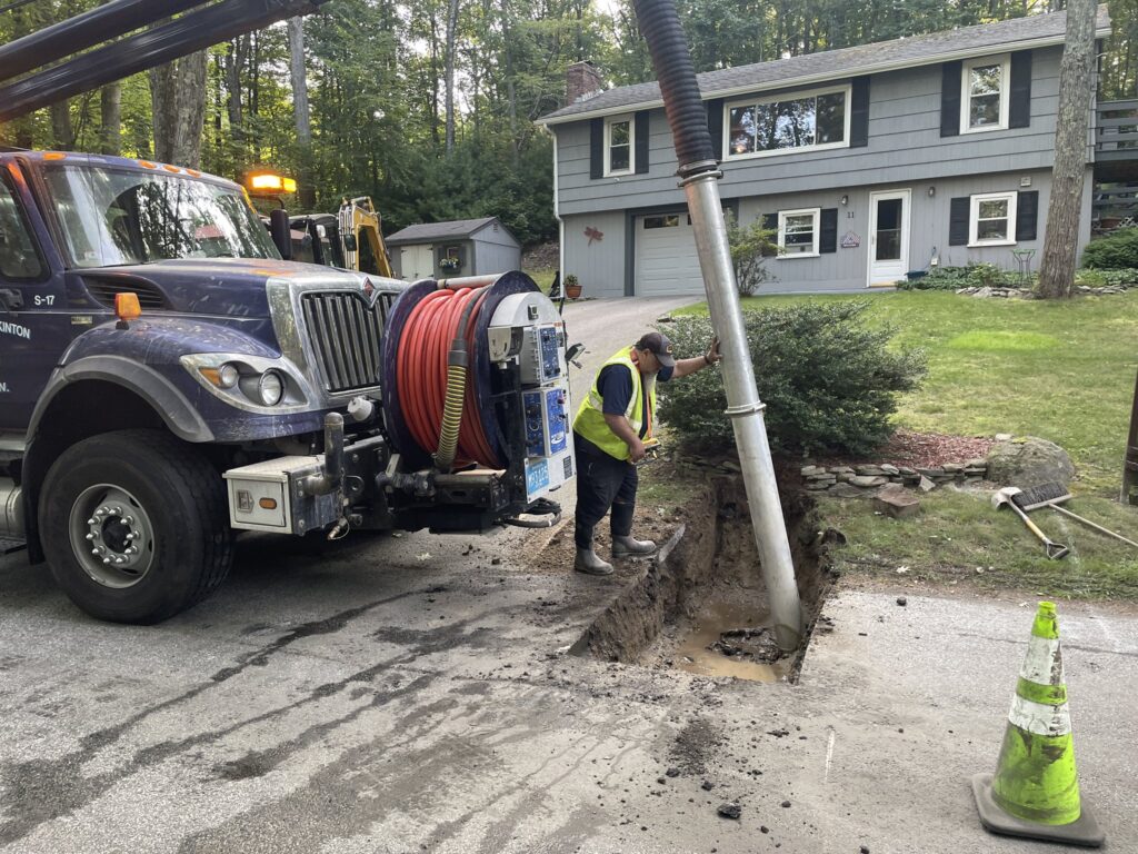 DPW workers fixing leak