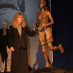 Bobbi Gibb statue