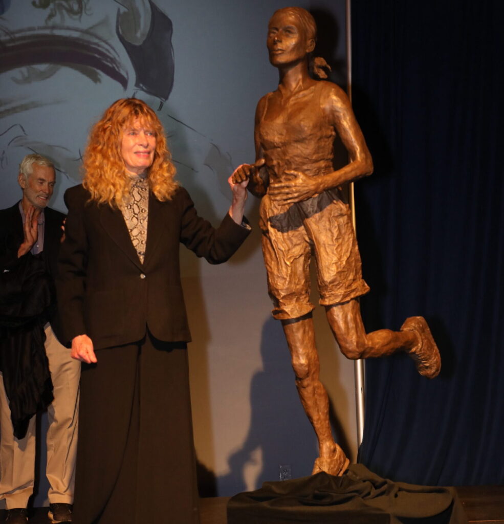 Bobbi Gibb statue