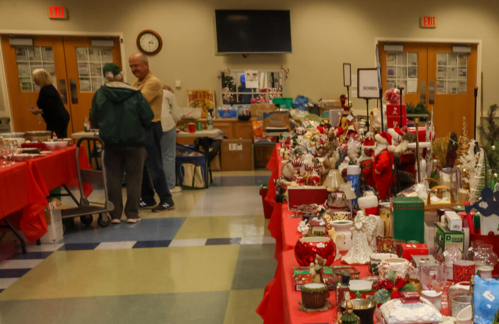 Senior Center Holiday sale