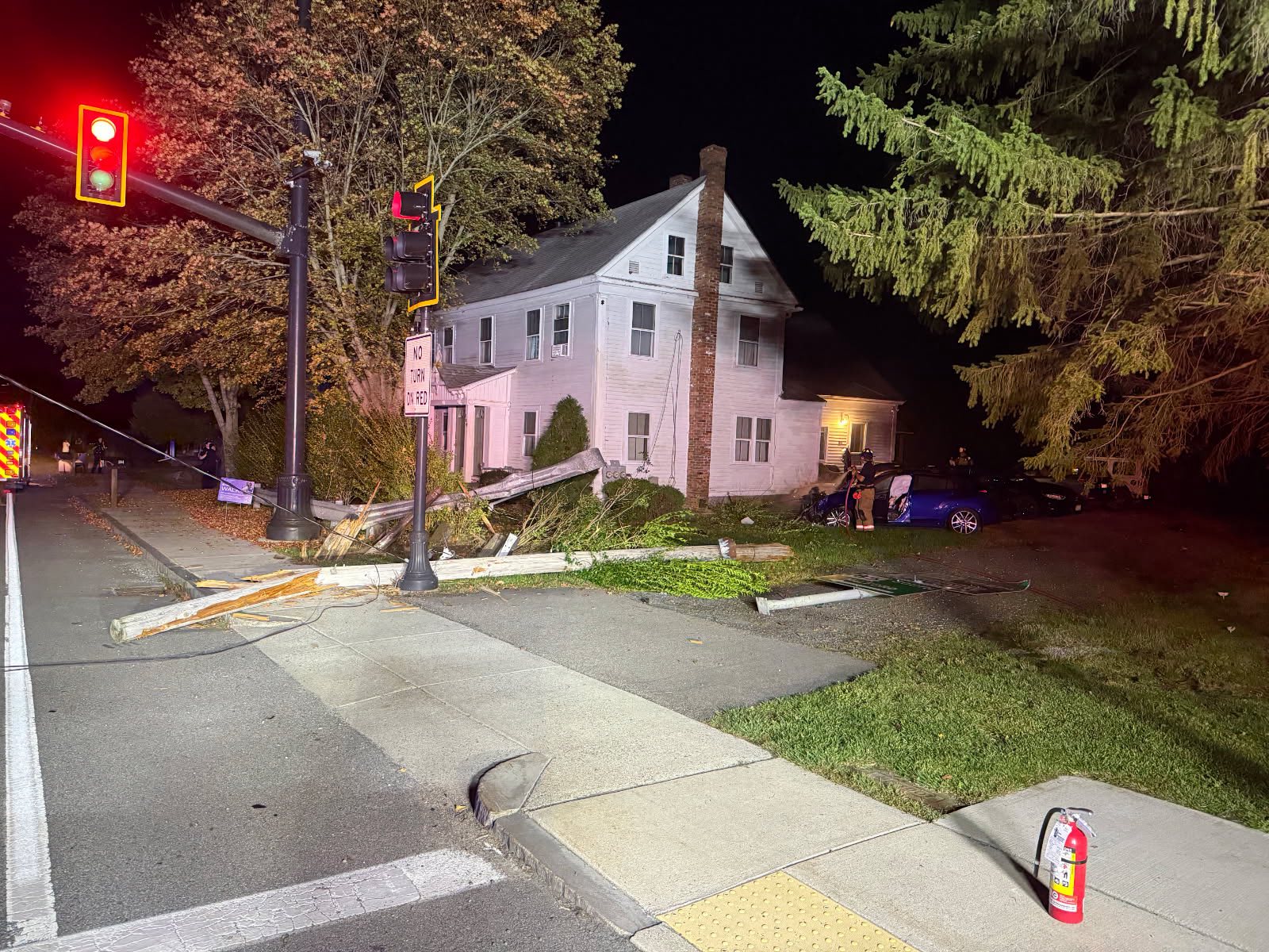 HPD responds to telephone pole struck by car, HFD delivers baby in separate overnight incidents