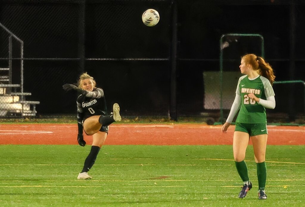 Girls Soccer-Ella Nye