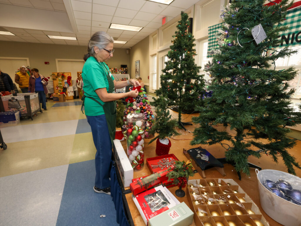 Senior Center Holiday Sale