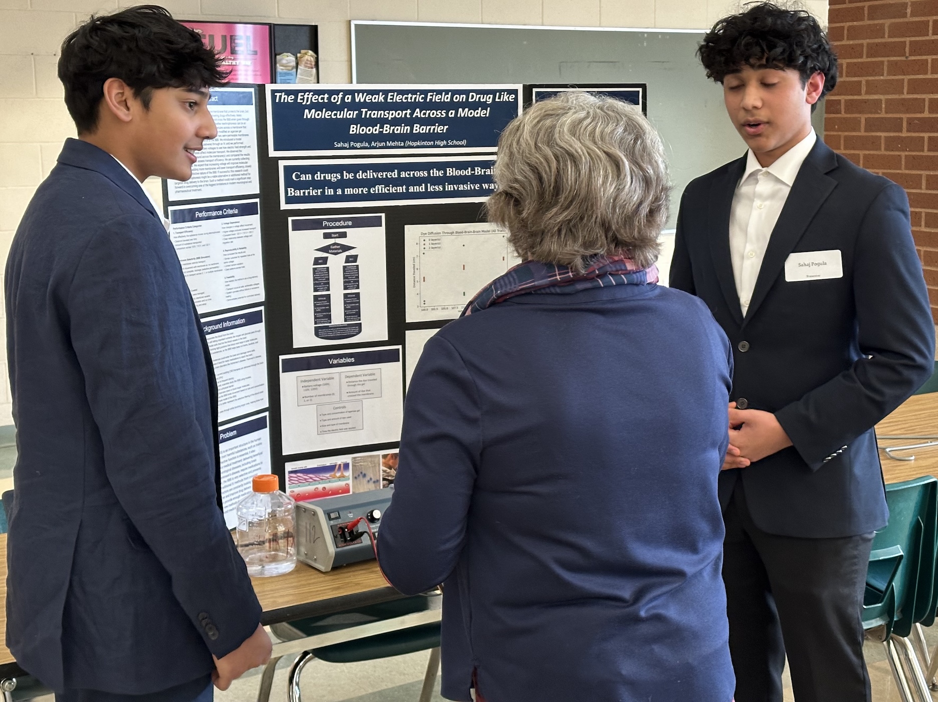 HHS students win science awards