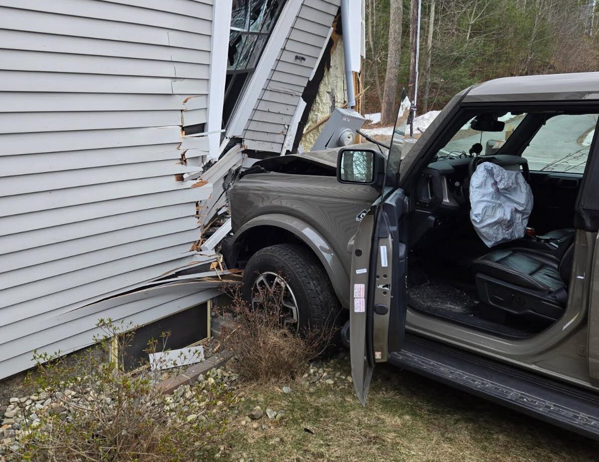 Police: Wood Street home struck by distracted driver